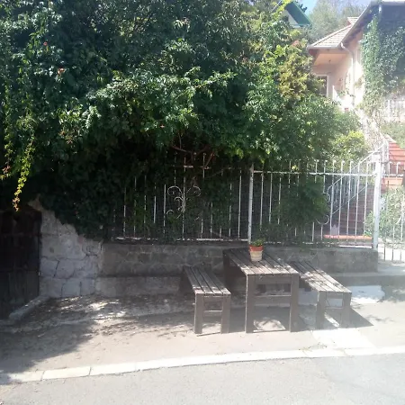 V4 Kilatoterasz Foeldszint *